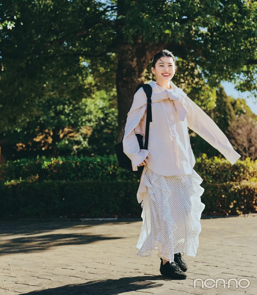 出口夏希の大学生の一週間コーデ、水曜日のスカートスタイル