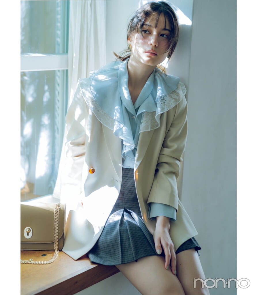 【春コーデ】チェック柄ミニスカ×衿つきブラウス×ジャケット