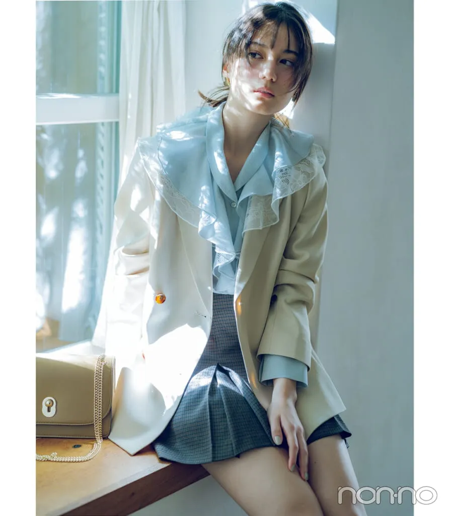 小坂菜緒の大学生の一週間コーデ、水曜日のジャケットスタイル