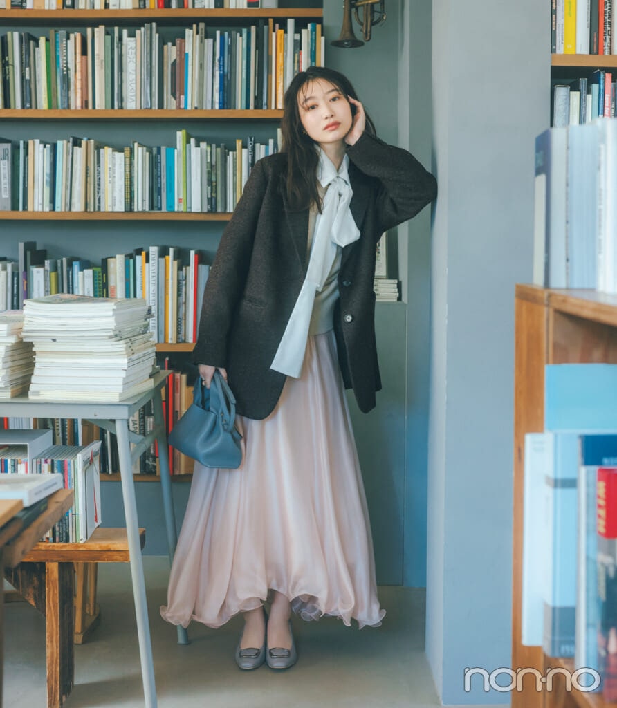 岡本夏美の冬服を使った春スイッチコーデ