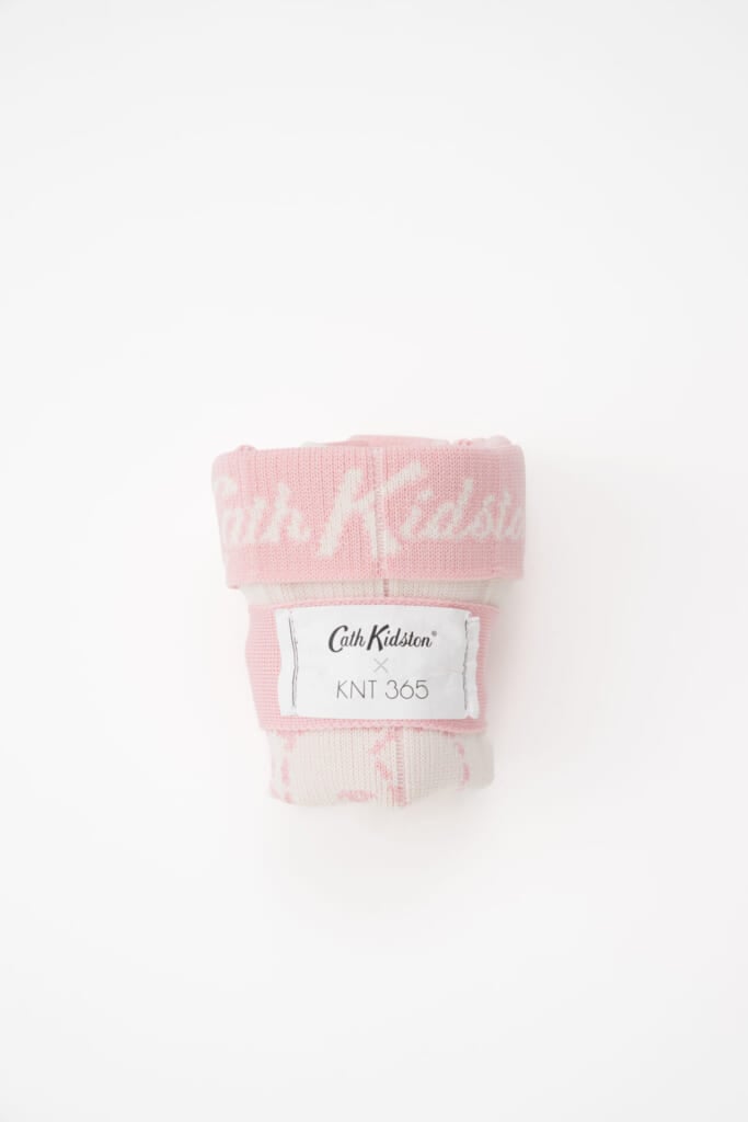 CK×KNT365 Co-Knitty Heart Dogのライトピンクを折りたたんだ様子