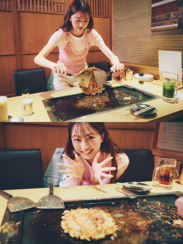 お好み焼きをひっくり返す佐藤和奏