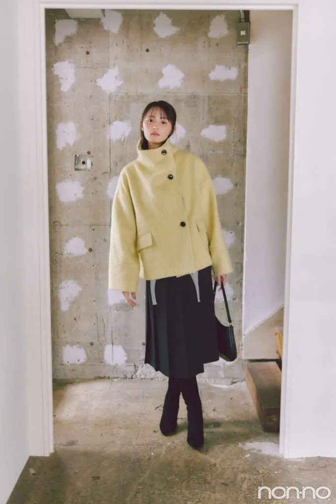 遠藤さくらが着こなす大学生の一週間コーデ 火曜日のミディ丈スカートコーデ