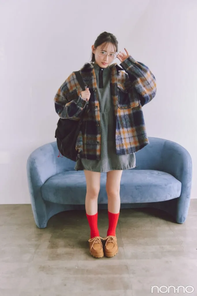 遠藤さくらが着こなす大学生の一週間コーデ 金曜日のミニワンピースコーデ