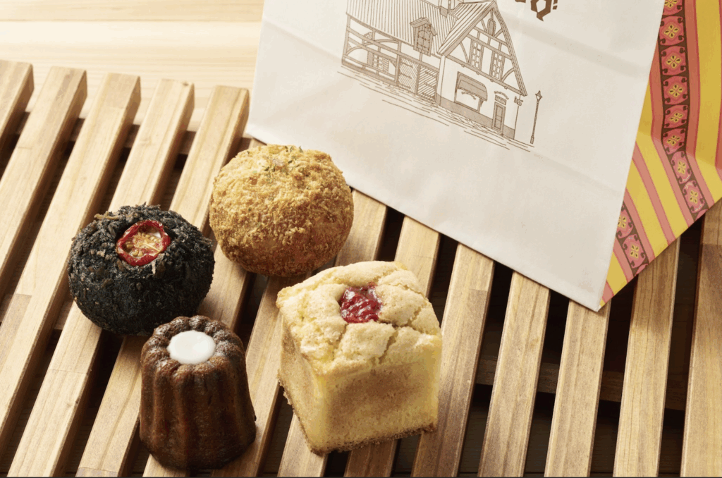 ジブリパーク「魔女の谷」内の「グーチョキパン屋」2025年夏季限定セットパン:サマーセット