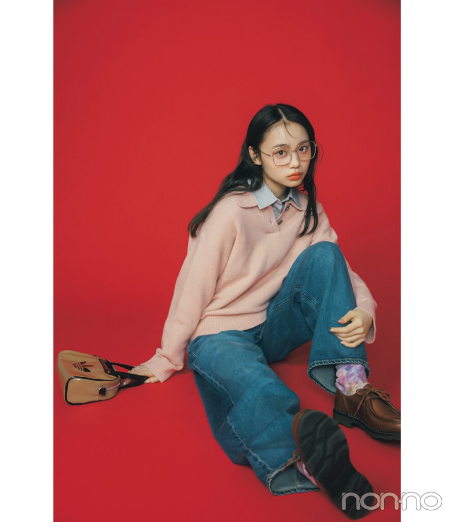 YANUKのローラをはいた林芽亜里