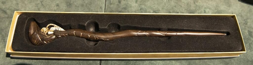 「デスイータースネークの杖」