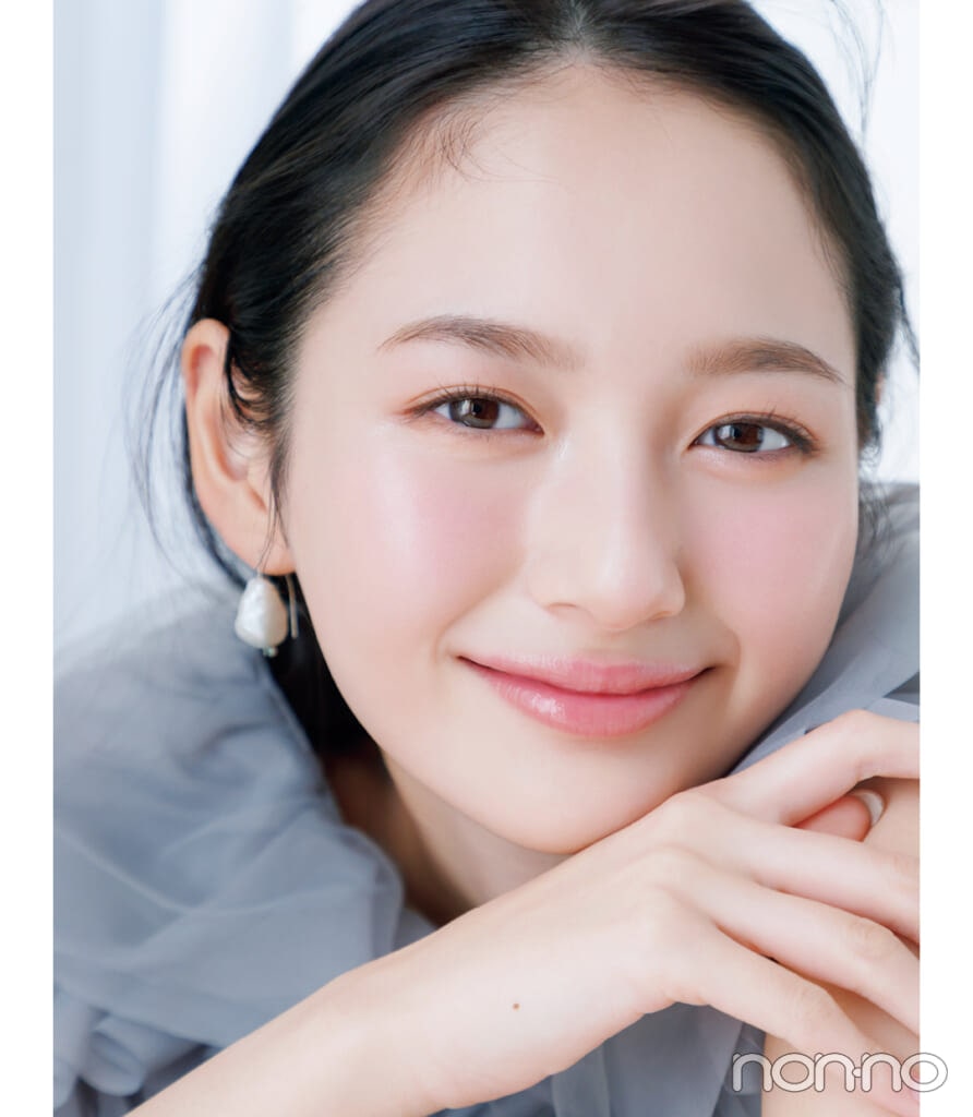 加藤栞の“多幸感肌 ”のつくり方モデルカット1-1