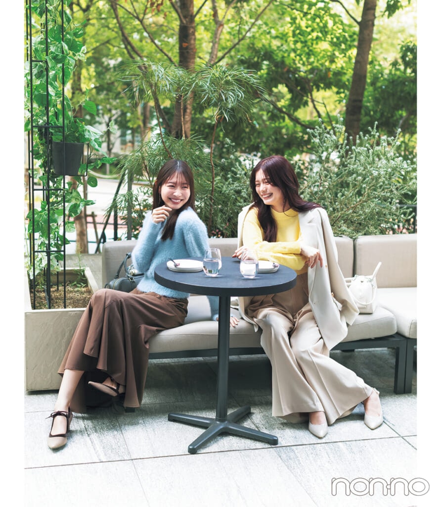 岡本夏美と紺野彩夏のテラスランチに行く時のコーデ