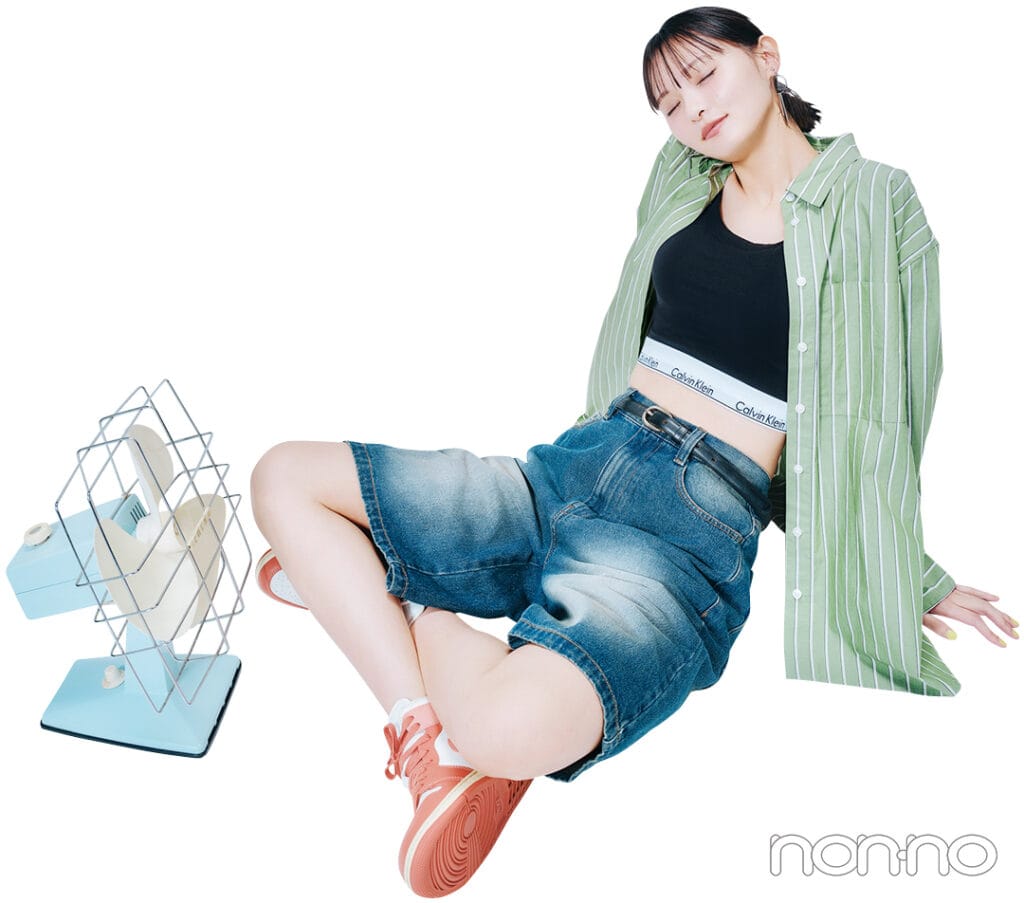 遠藤さくらのストライプシャツコーデ1-3