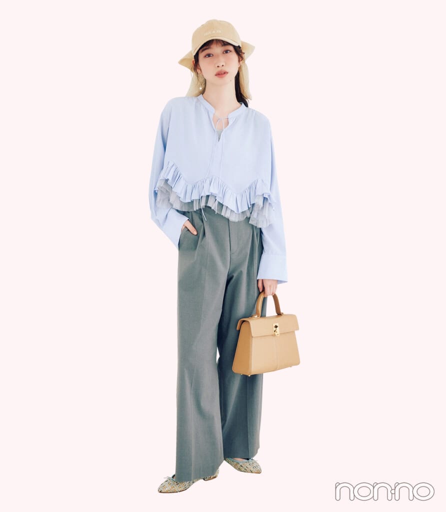 春靴のツイードバレエシューズをはいた岡本夏美のスタイルアップコーデ