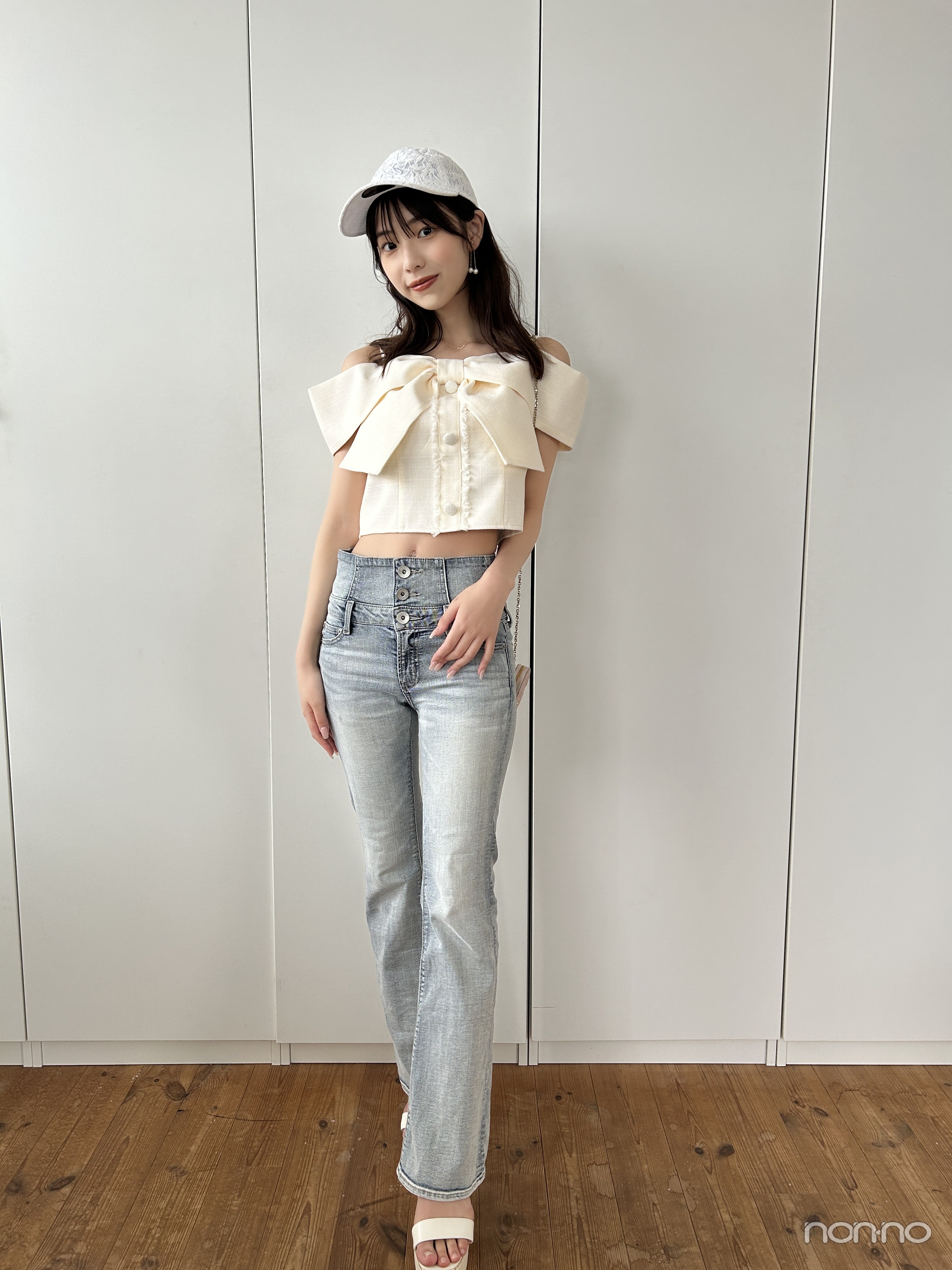 菊地姫奈の夏私服2025の全身カット