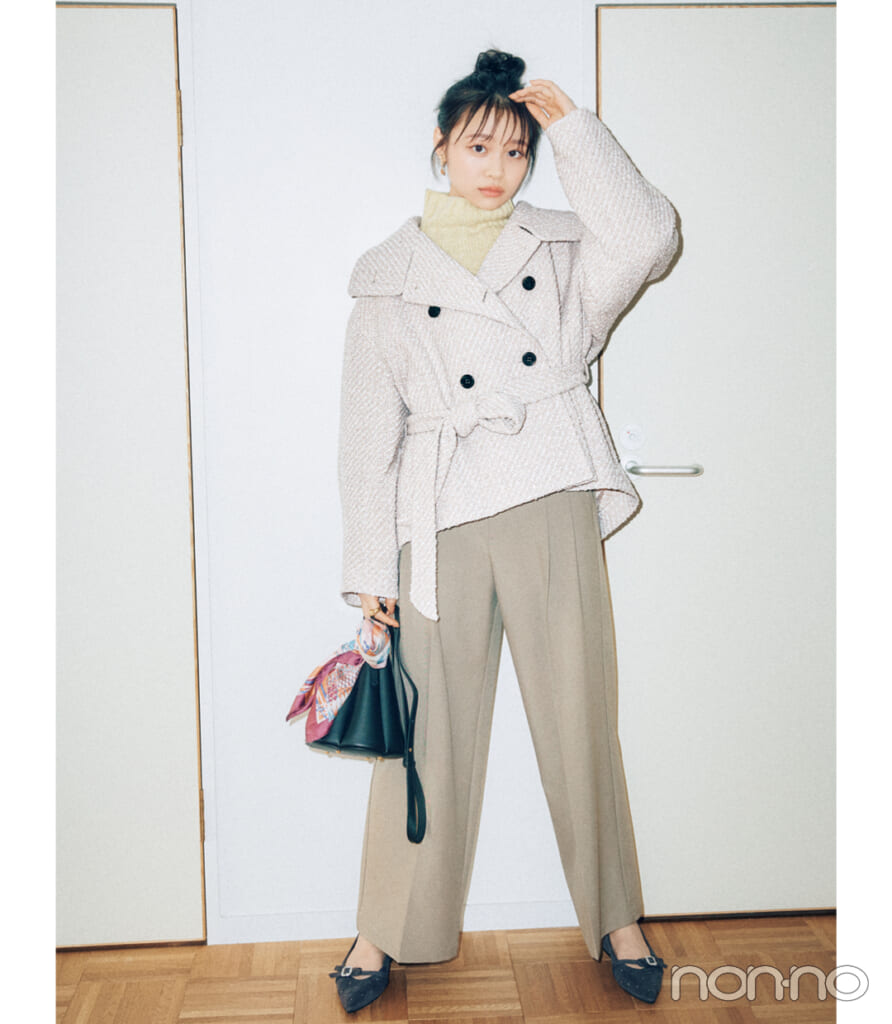 林芽亜里が着こなす大学生の一週間コーデ 金曜日のスラックススタイル