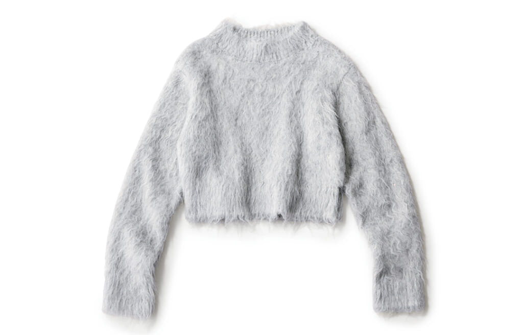 着回したのはリリー ブラウンのラメシャギーニットプルオーバー