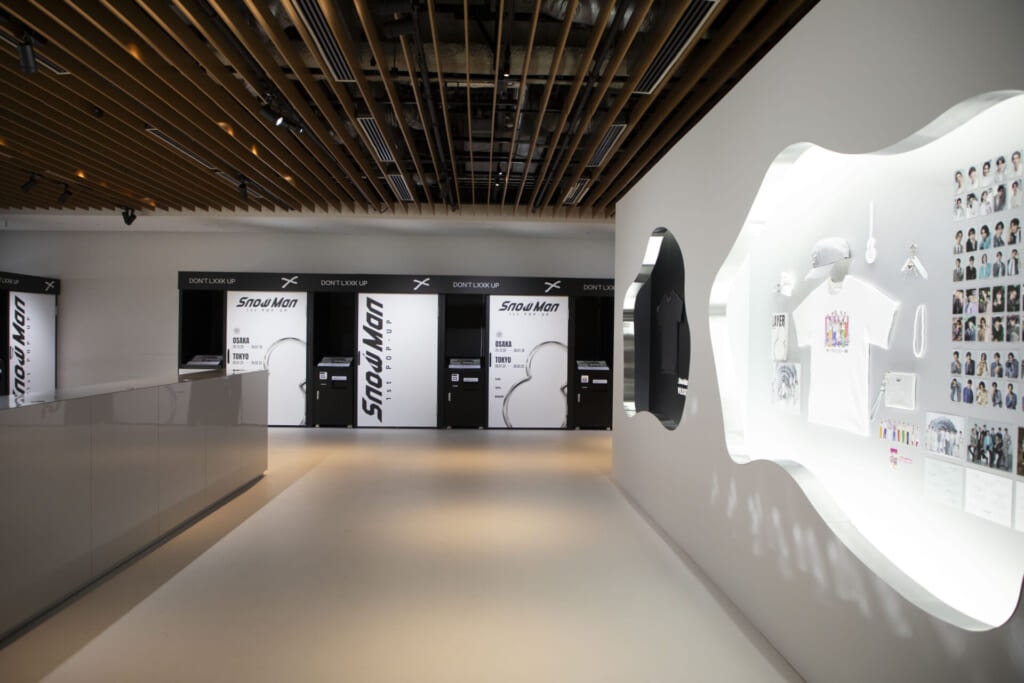 ショップとプリクラブースの様子