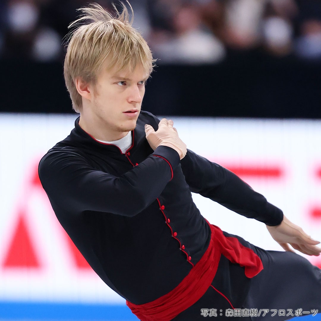 ダニエル・グラスル選手:ミラノ五輪フィギュア男子シングルイタリア代表。フリー「教皇選挙」の衣装