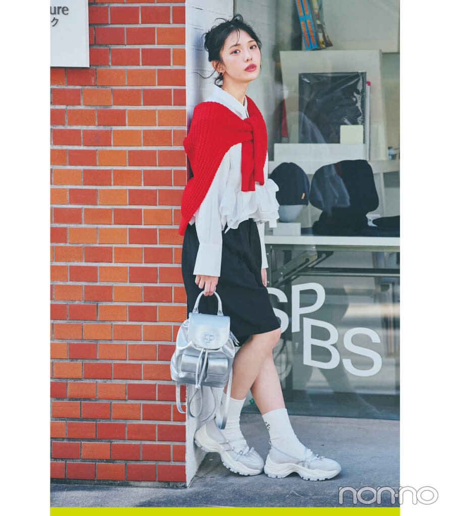 HANA SHOWROOMのミニリュックと菊地姫奈