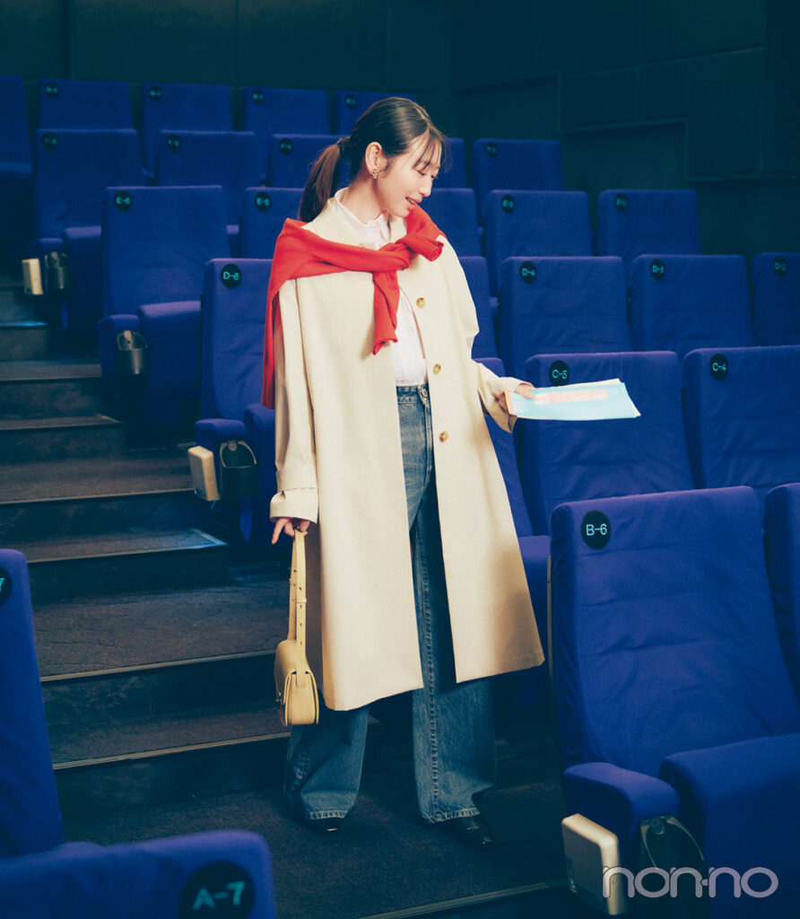 岡本夏美のお散歩に行く時の春アウター「Aラインステンカラーコート」