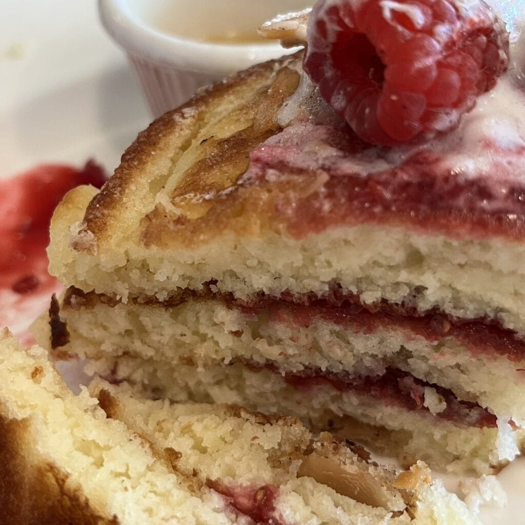 クリントンストリートベイキングカンパニー 12周年記念 キャンディー アーモンド ラズベリー パンケーキ ラズベリージャム