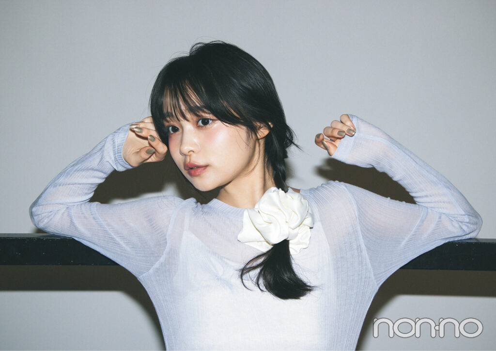 WEGOのプチプラシュシュを付けた林芽亜里