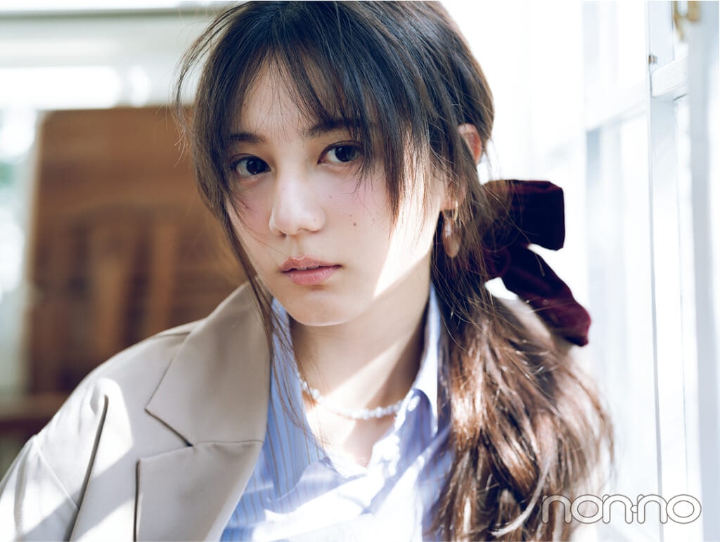 小坂菜緒の春ジャケットモデルカット4-1