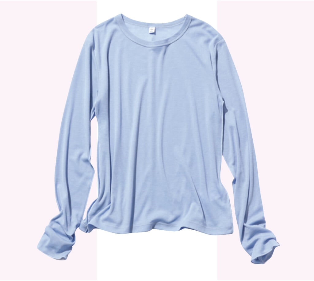 大人スウィート派の新学期ワードローブアイテム：GUのブルーのカットソー