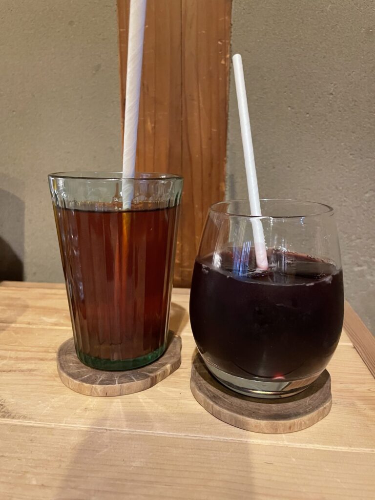 アイスティーとぶどうジュース