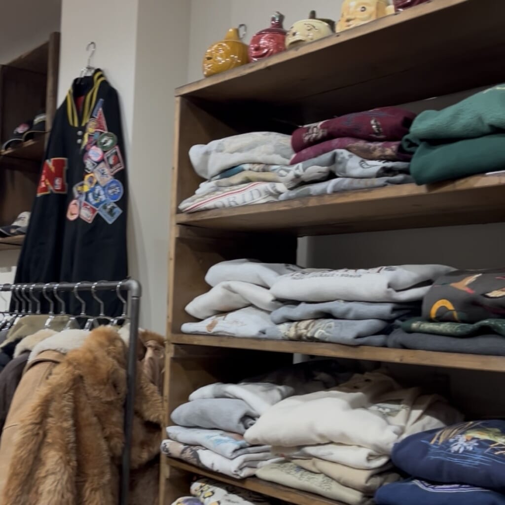 Titti Vintage 1階 店内様子