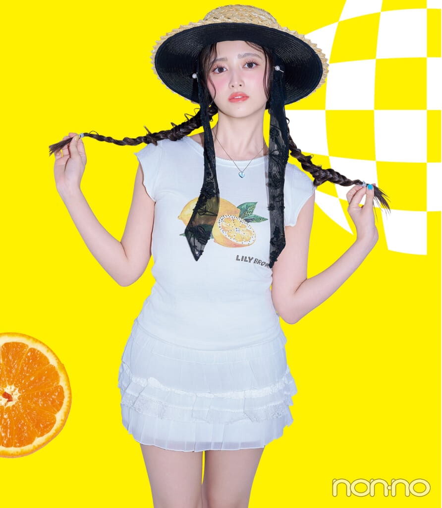 井上和が着るレモンのフルーツtシャツコーデ