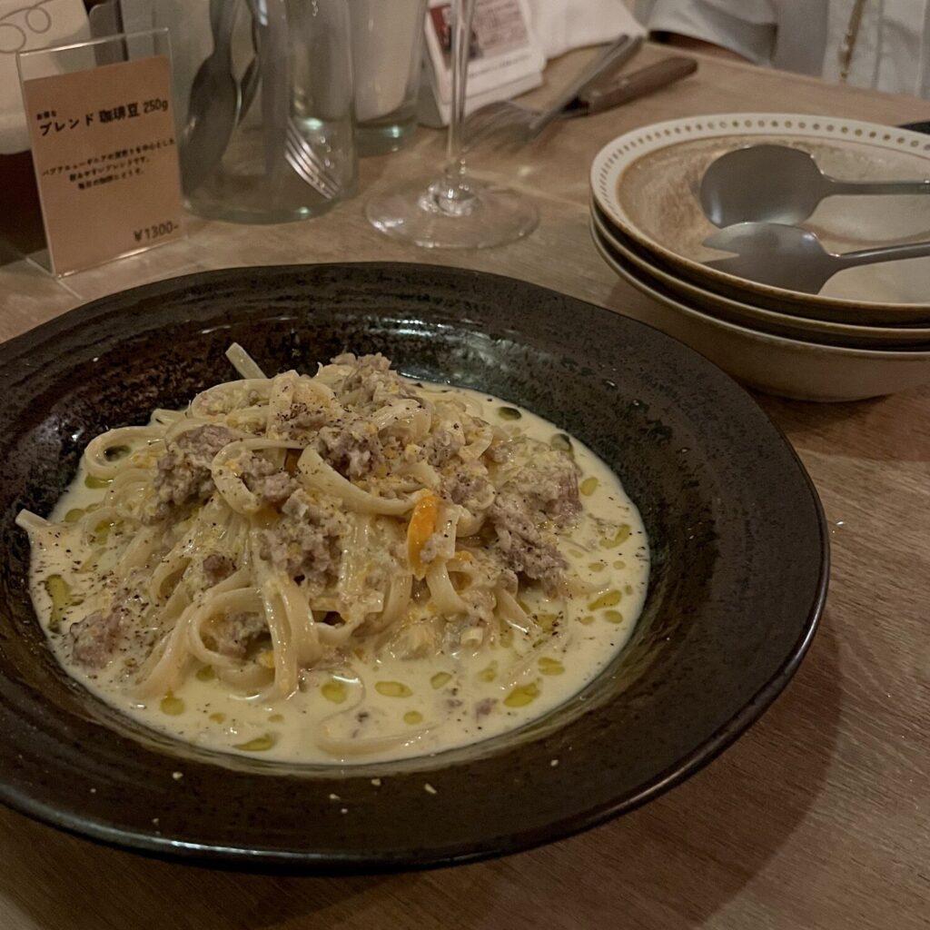 十三 めがねや パスタ ホワイトボロネーゼ