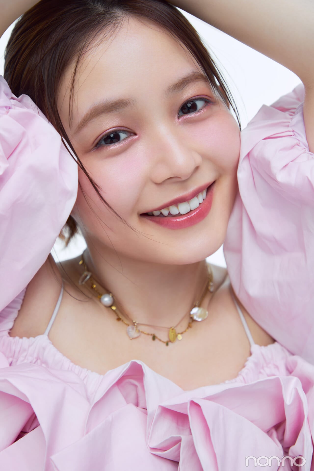 ジルスチュアート リップブロッサム グロウをつけた久間田琳加