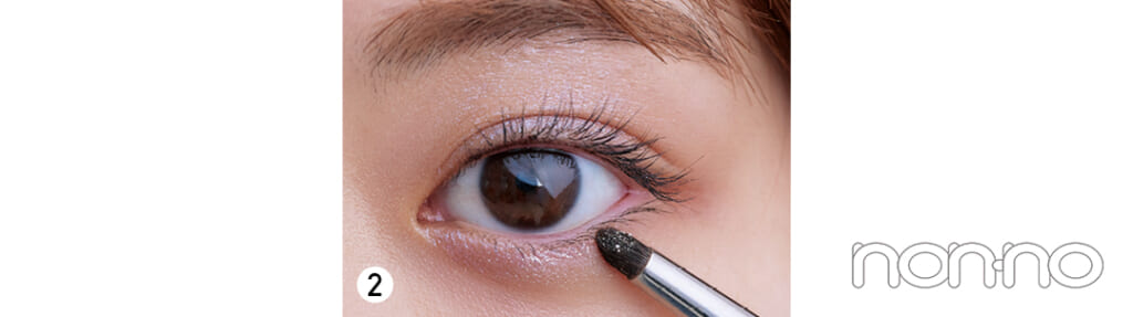 クリアフレームに合うメイクのやり方2