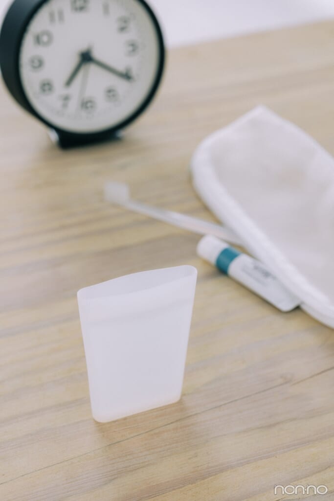 薄いのに自立する無印良品の携帯用シリコーンコップ