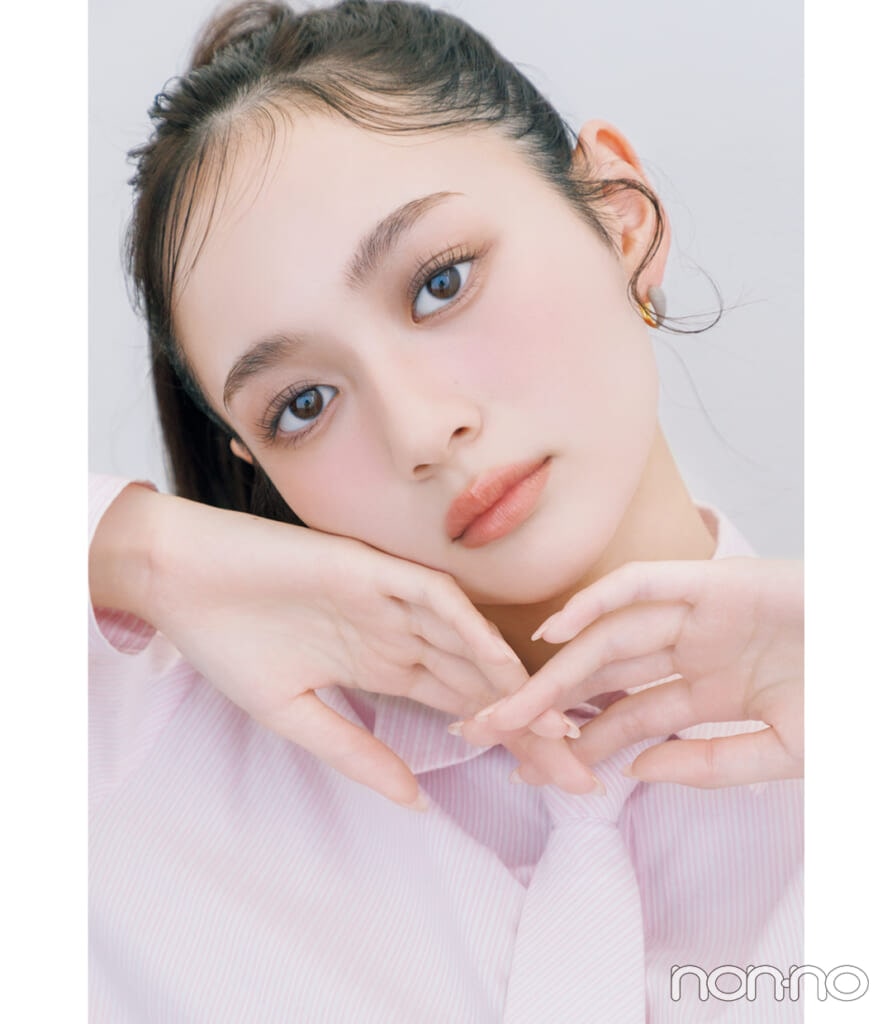 加藤栞のリップ×盛れるメイクモデルカット3-1