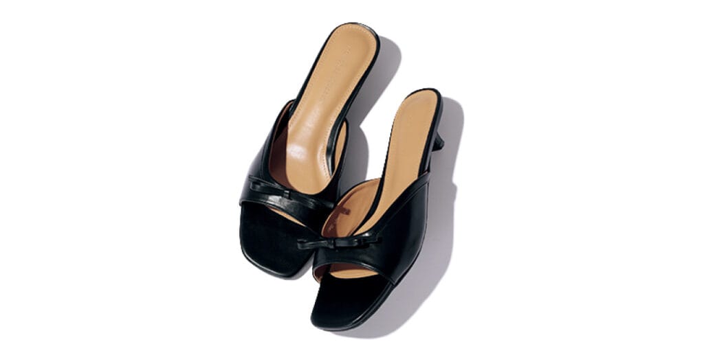 リボンつきサンダル