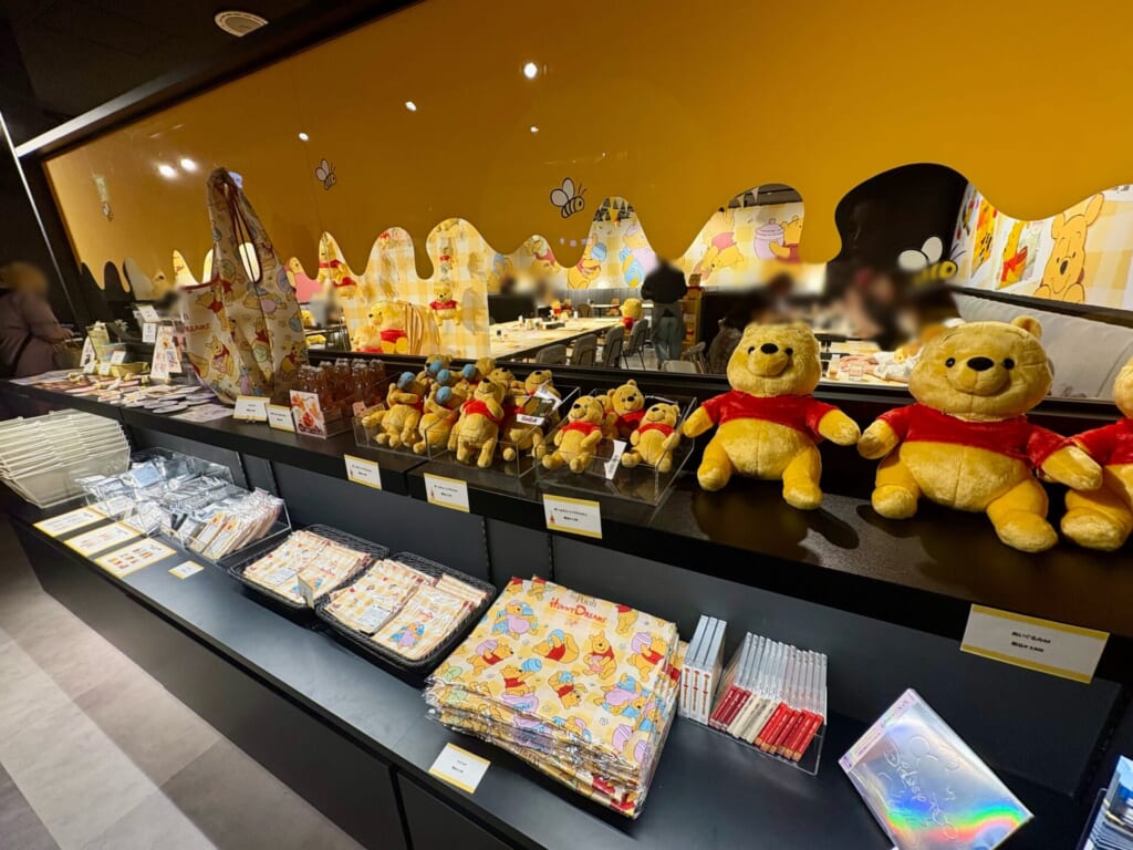 入り口すぐのグッズコーナー