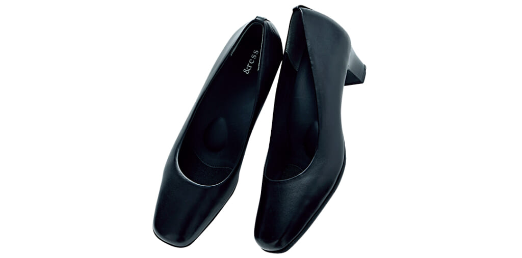 大学入学式におすすめの靴:洋服の青山の黒パンプス