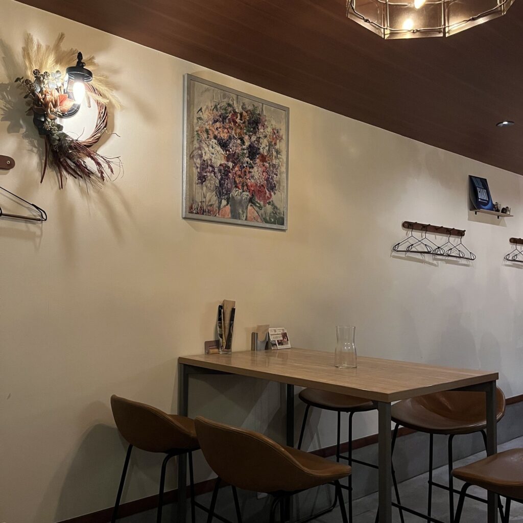 十三 めがねや 店内