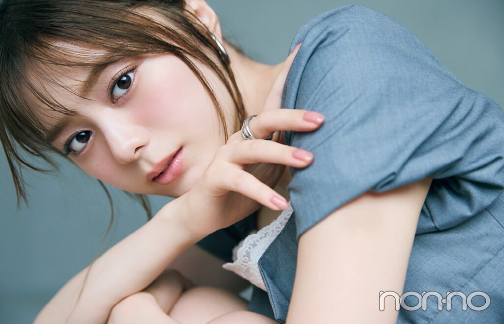 紺野彩夏の単色アイシャドウモデルカット1-1