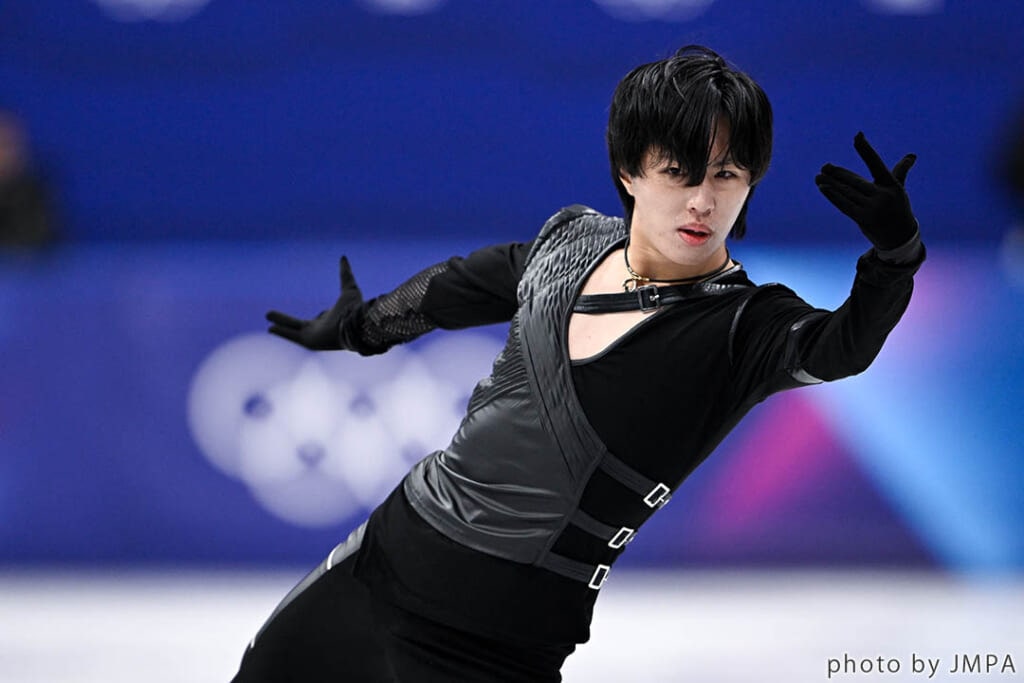 ミラノ五輪フィギュアSPでの三浦佳生(みうらかお)選手の演技中の表情