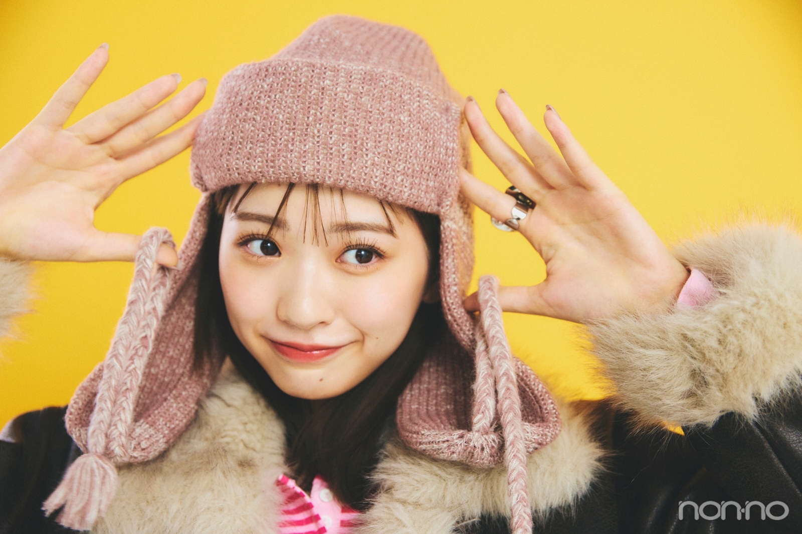 あったかポイントの耳あて付き帽子