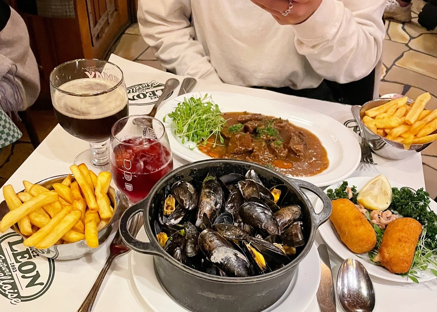 Chéz Leon ベルギー料理