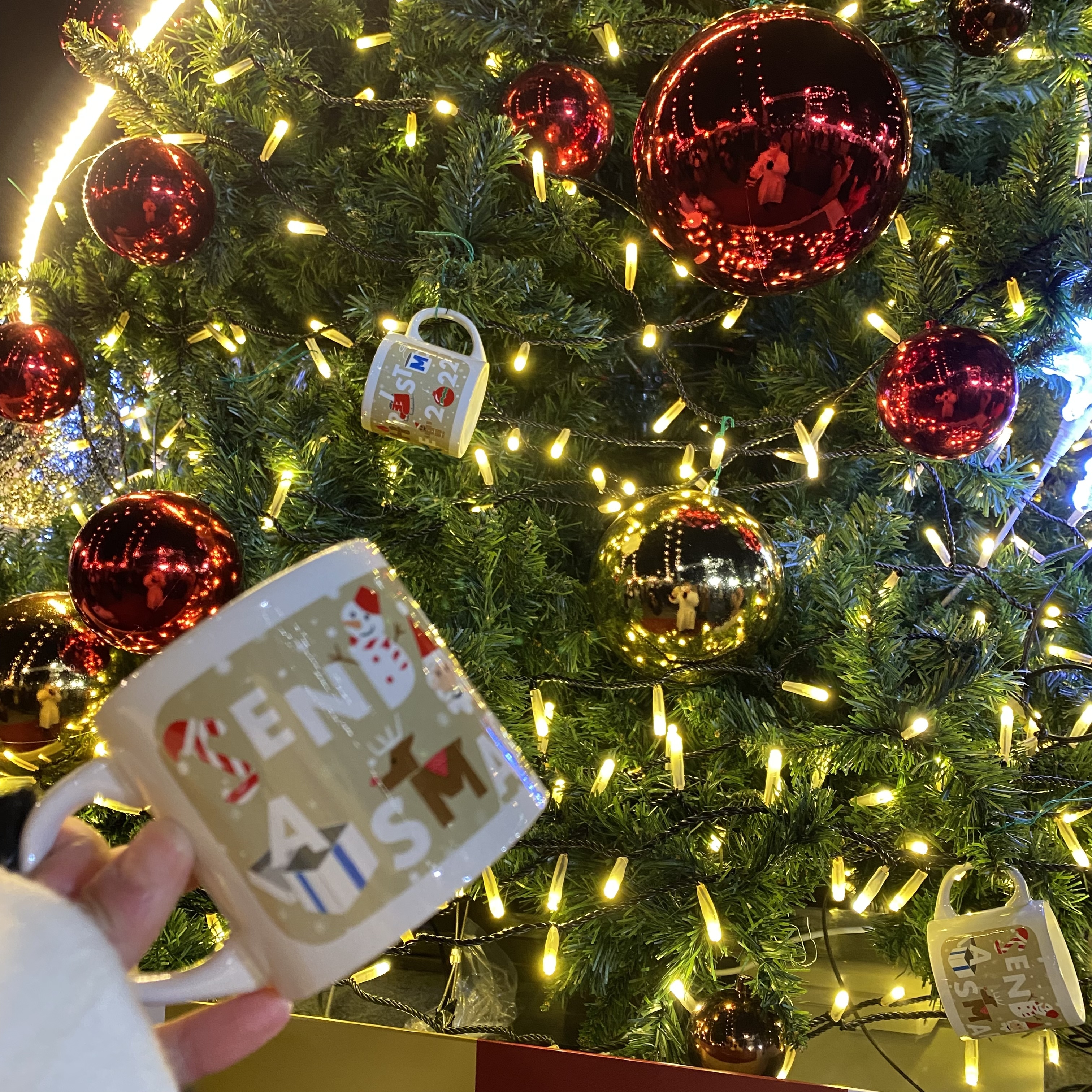 仙台クリスマスマーケット、限定マグカップ、クリスマスツリー