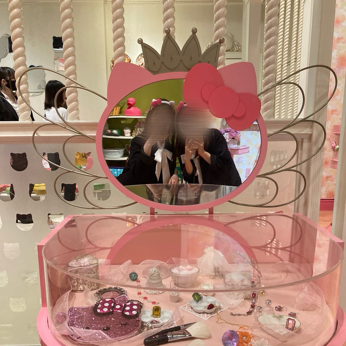 ハーモニーランド　キティキャッスル　ドレッサー