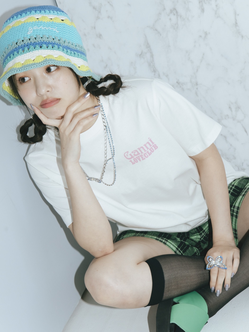 横田真悠GANNI-Tシャツ着用1