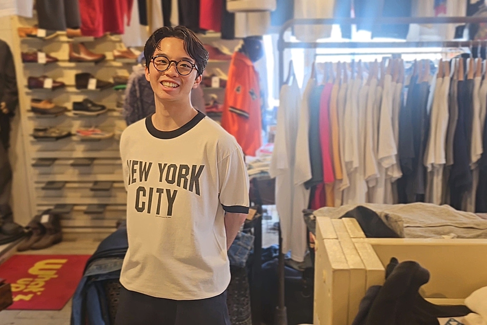 「NEWYORK CITY」Tシャツと友野一希さん