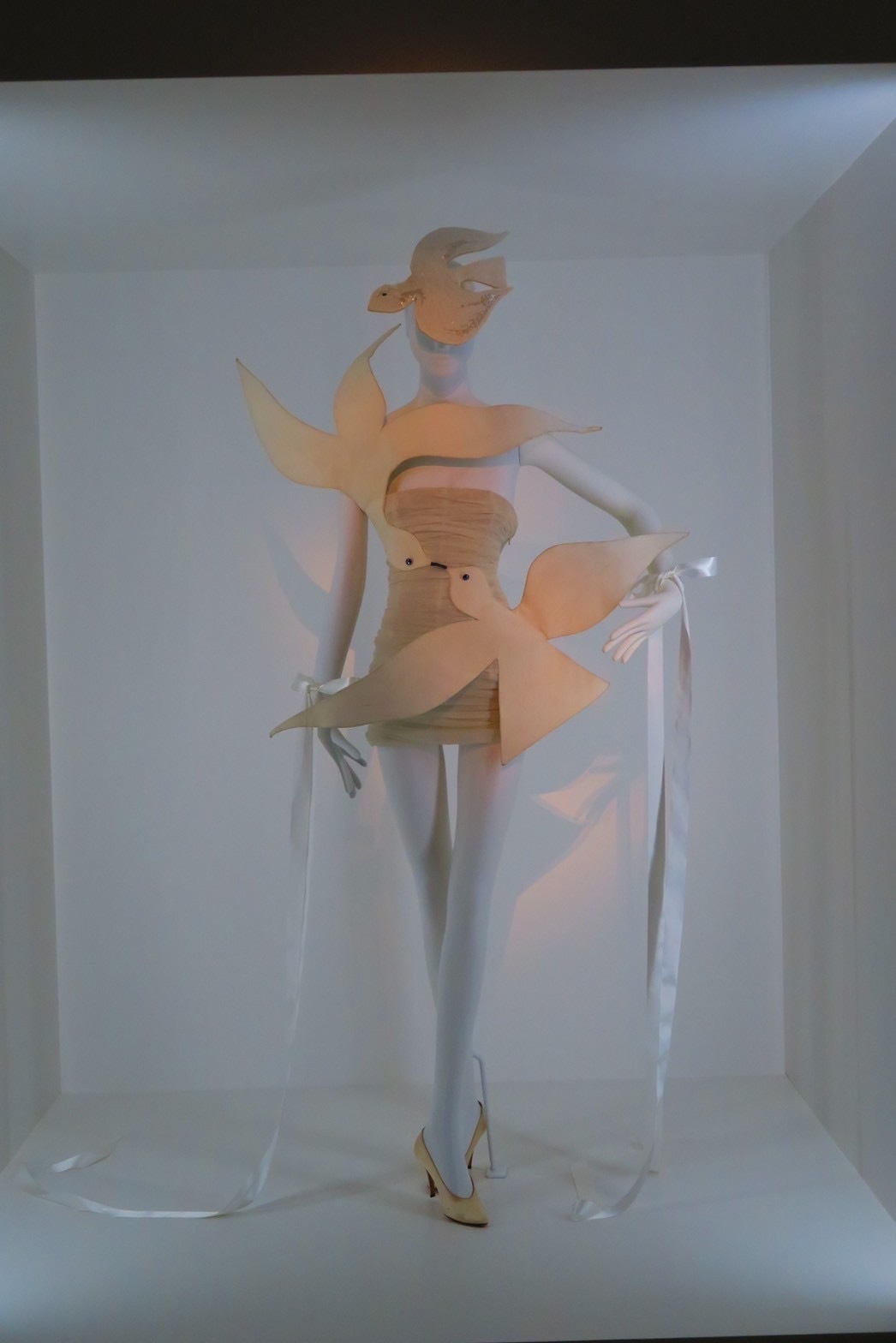 イヴ・サンローラン展