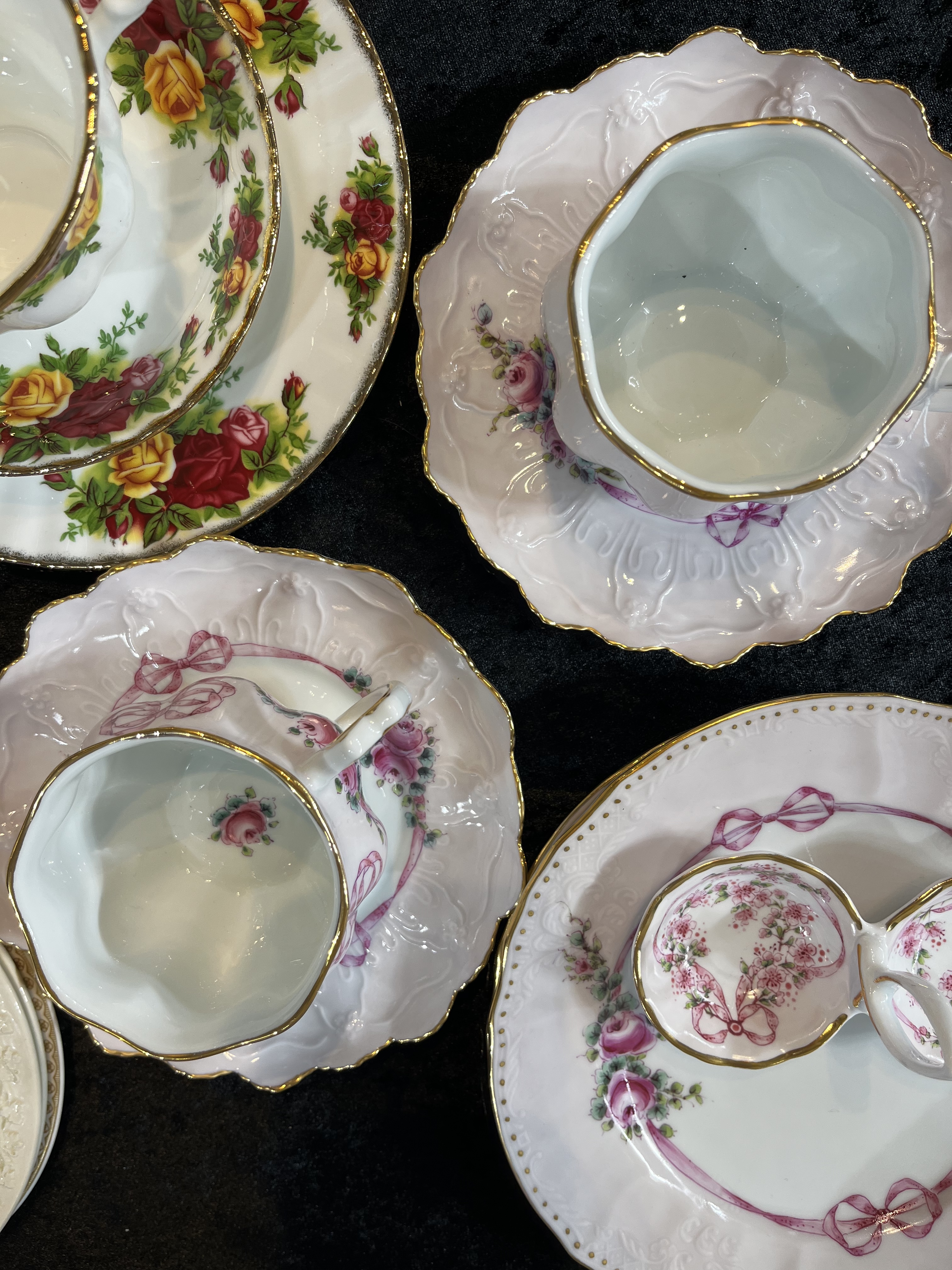 ヴィクトリアススノークラウン　カップ&ソーサー