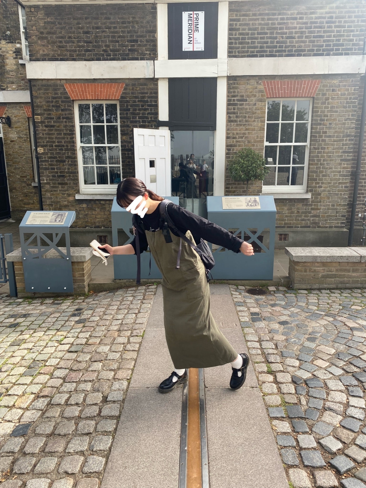 JEANASISのミリタリージャンスカに黒のロンTを合わせた秋コーデ