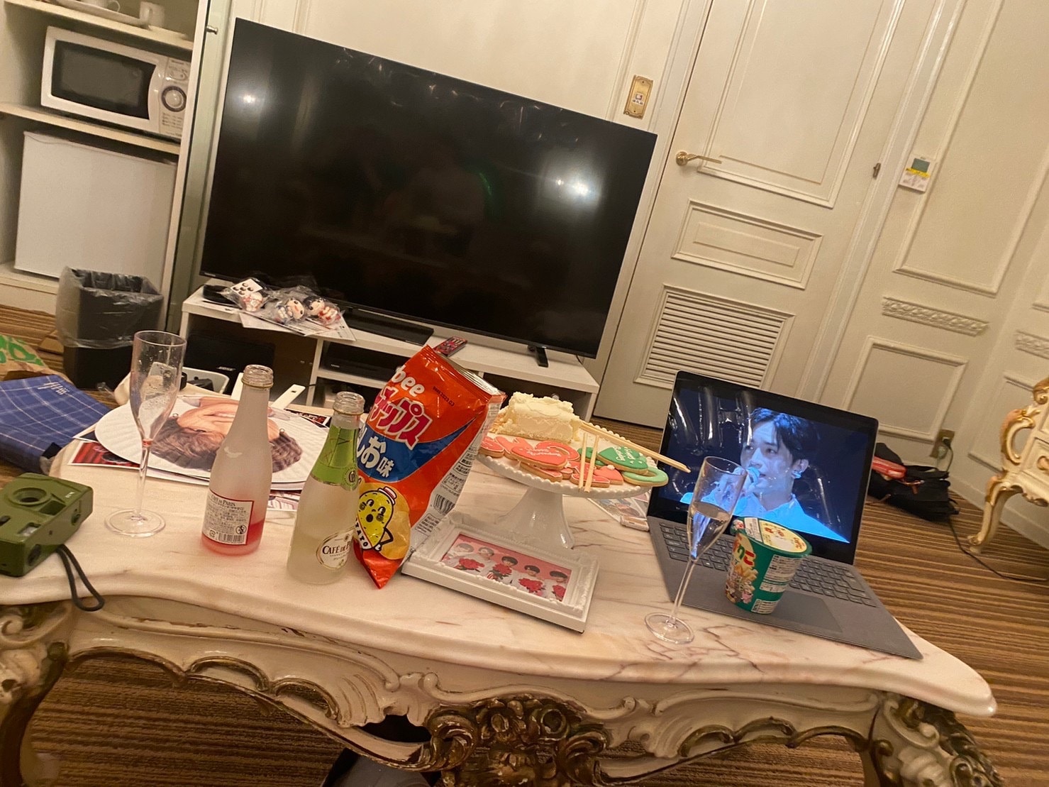 雑然とした部屋